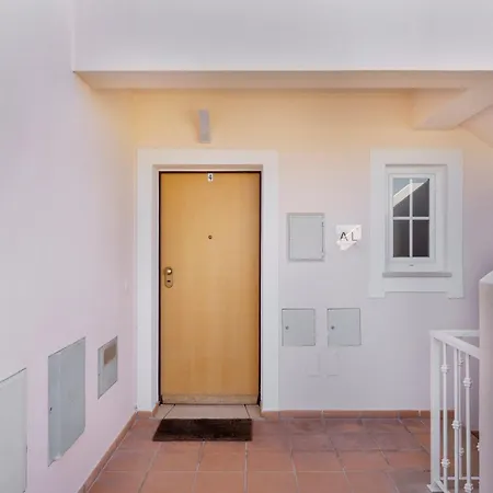 Ground Floor With Pool 아파트