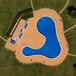 Ground Floor With Pool דירה *