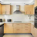 דירה Ground Floor With Pool