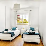 Ground Floor With Pool דירה *