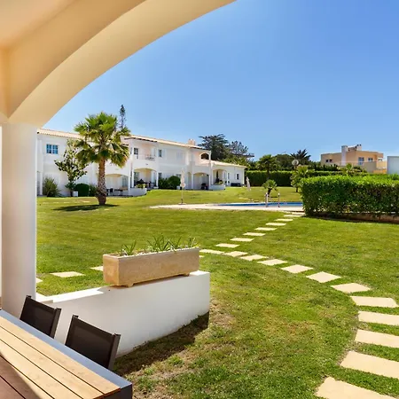 Ground Floor With Pool אלבופיירה