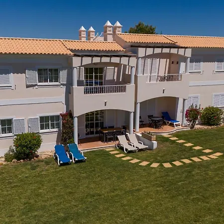 Apartment No Baia Village Com Piscina